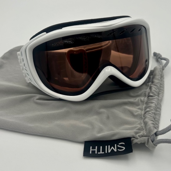 Smith Women’s Ski Goggles - Picture 2 of 7